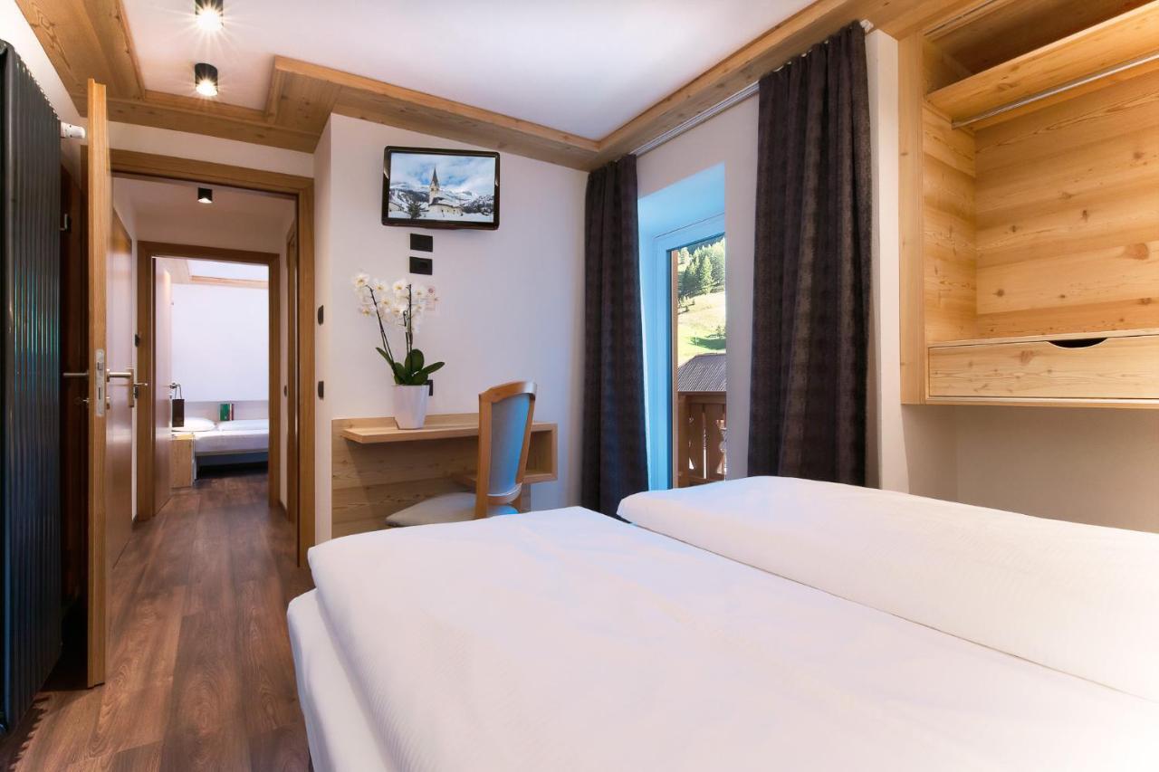 Hotel B&B Marilena Арабба Екстериор снимка